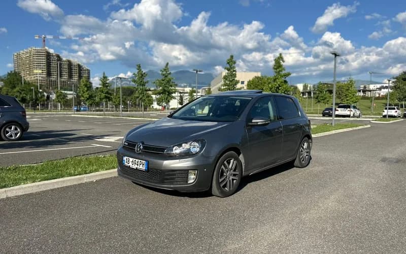 Rent Volkswagen Golf 6 in Albania