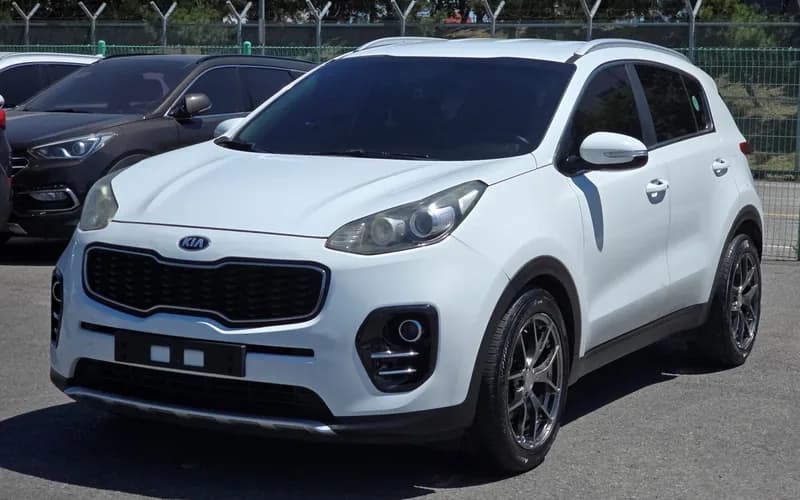 Rent Kia IV in Albania