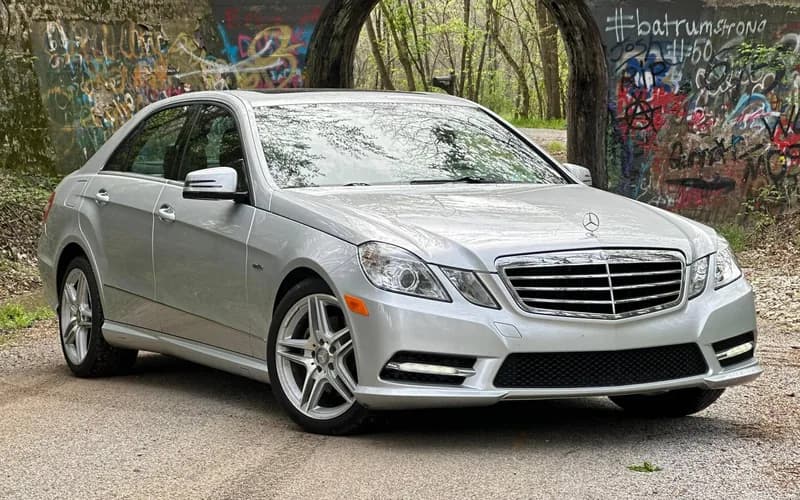 Rent Mercedess E Class in Albania