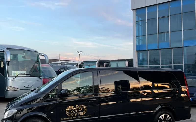 Rent Mercedess Viano in Albania