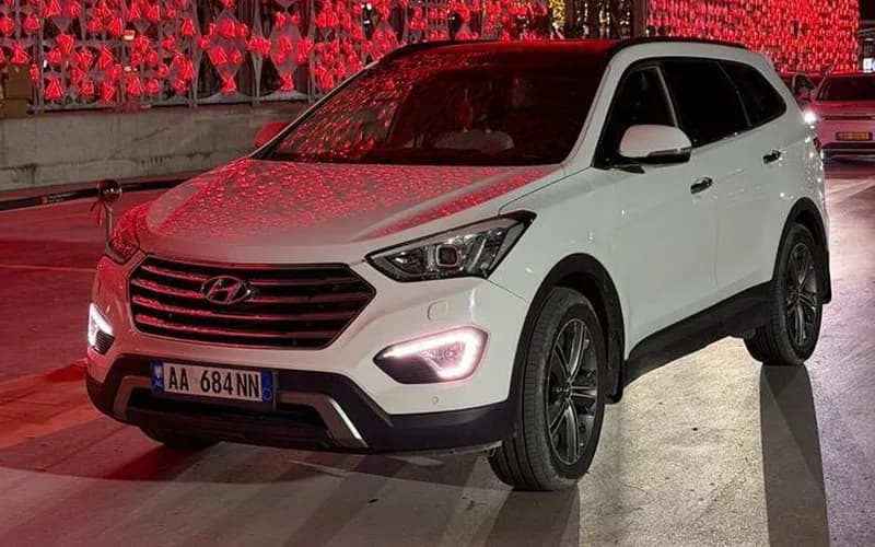 Rent Hyunday Santafe in Albania